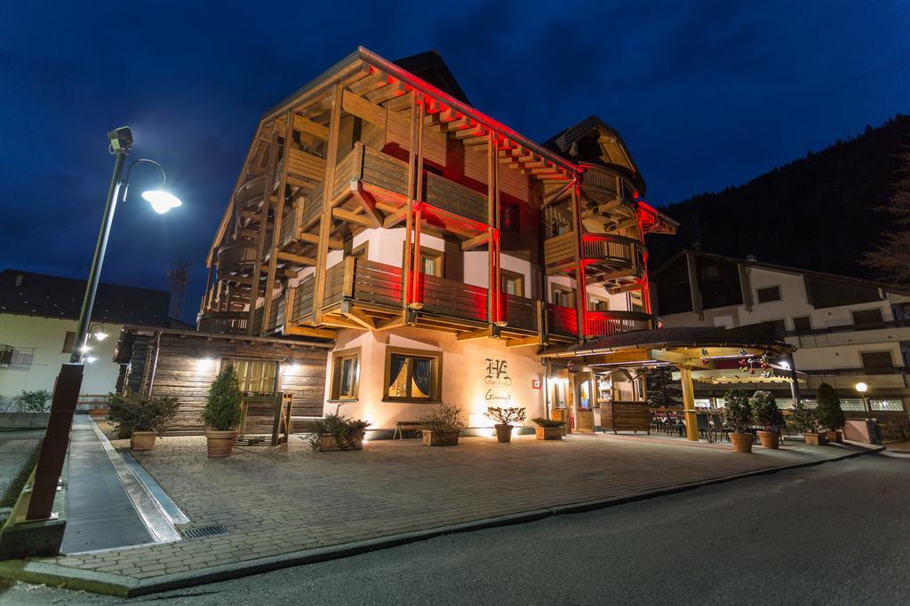 Hotel Arisch Aprica Exteriér fotografie