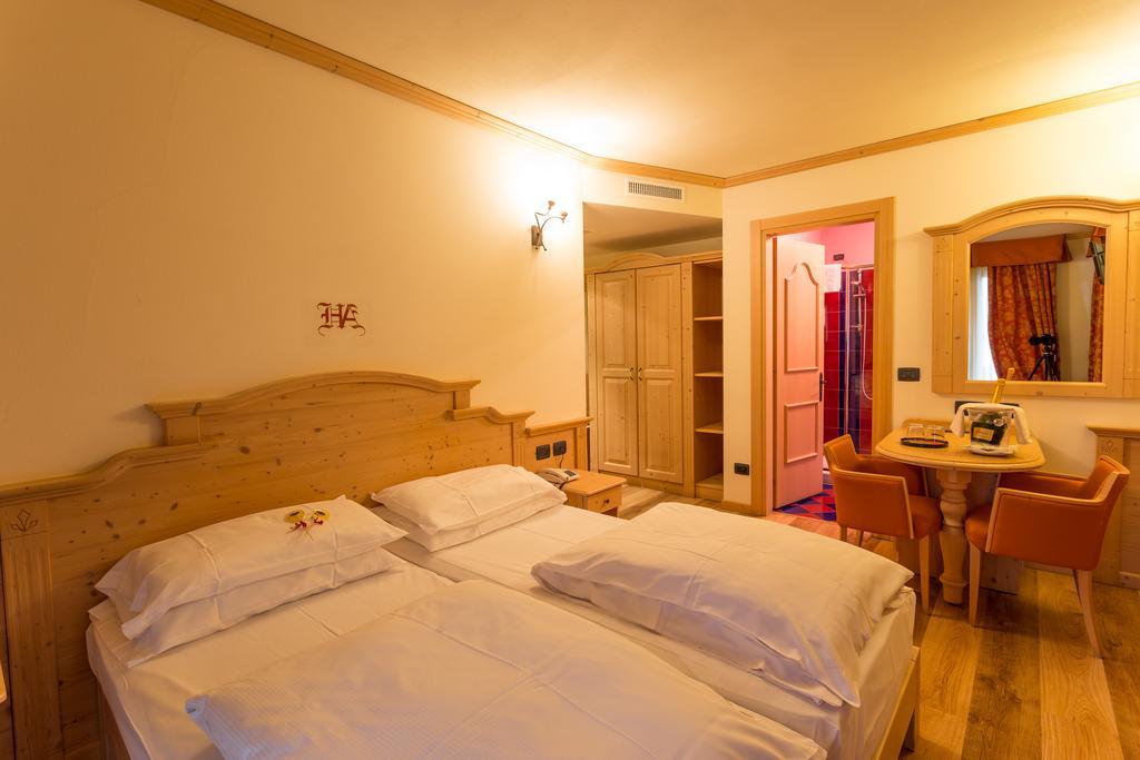 Hotel Arisch Aprica Pokoj fotografie